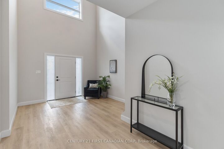 Property Photo:  6707 Royal Magnolia Avenue  ON N6P 1H5 