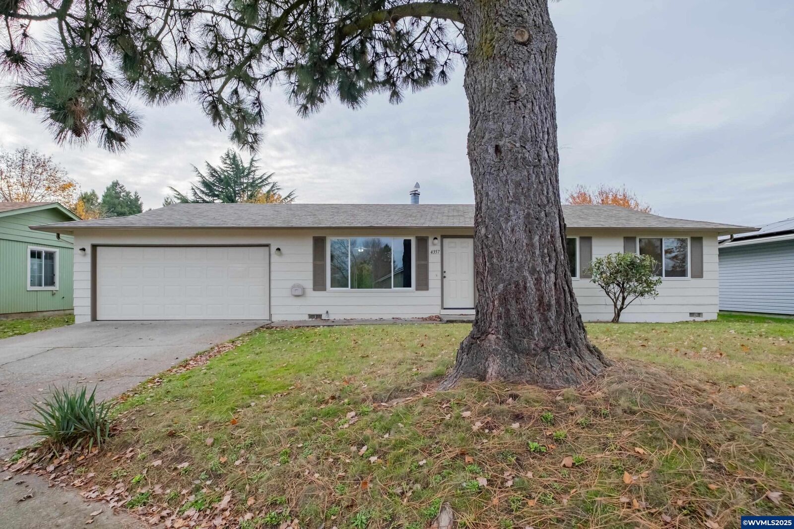 Property Photo: 4357 Burlington Lp NE OR 97305