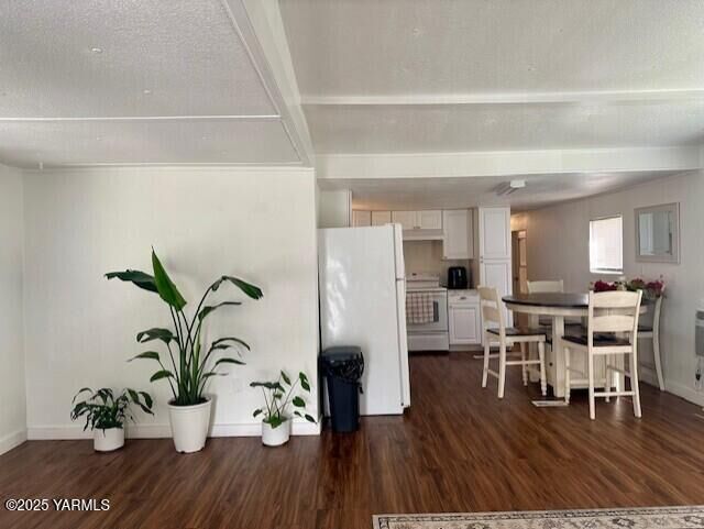 Property Photo:  451 Pence Rd  WA 98908 