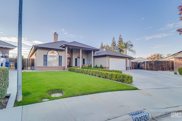 Property Photo:  9026 Forest Oaks Court  CA 93312 