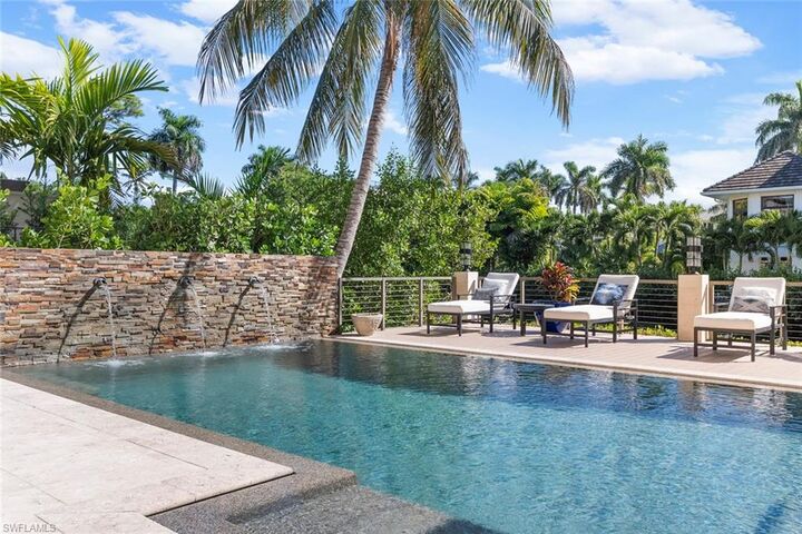 Property Photo: 1441 Gulf Shore Blvd S FL 34102