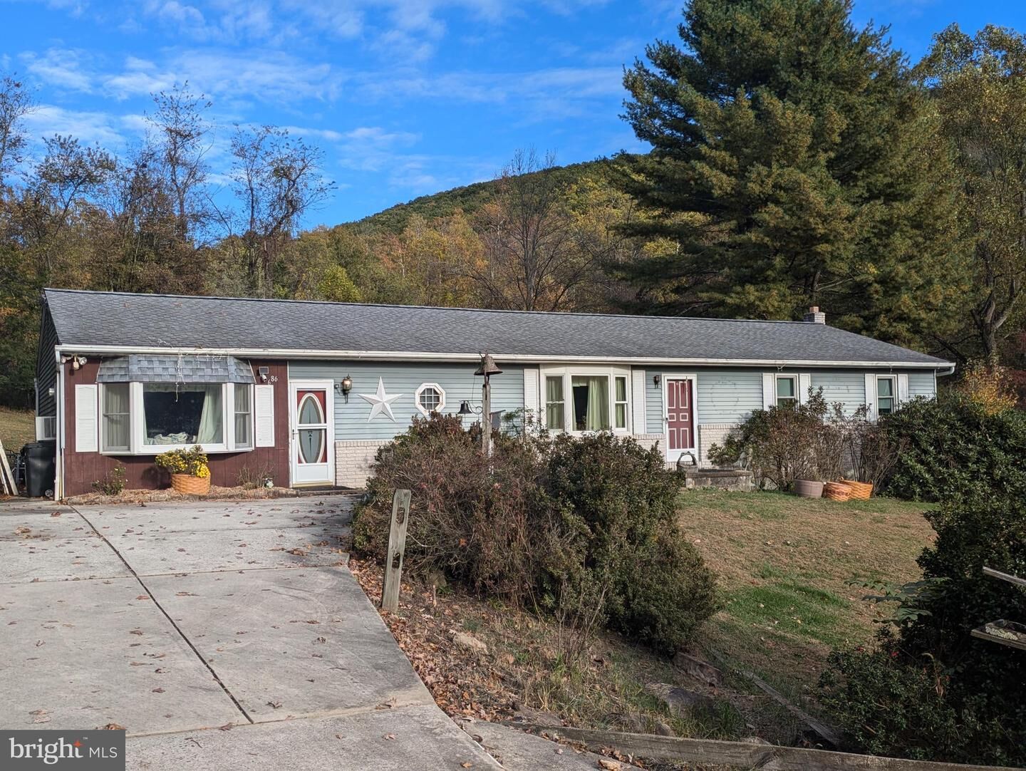 Property Photo:  1986 Newport Road  PA 17074 