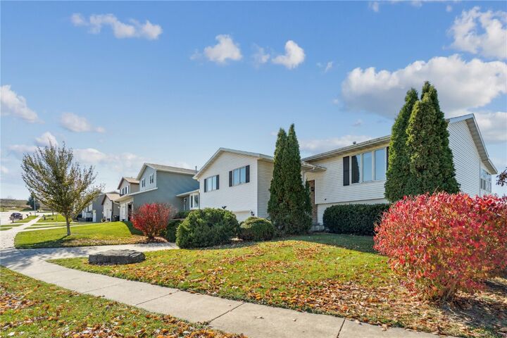 Property Photo:  1280 S 15th Street  IA 52302 