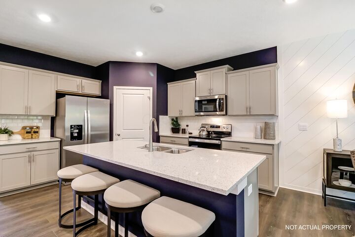 Property Photo: 586 Madison Way OH 43064