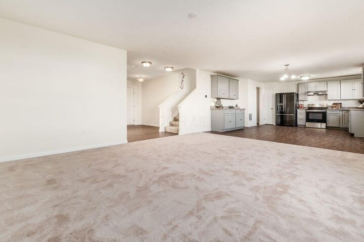 Property Photo: 5937 Seffner Drive OH 43081