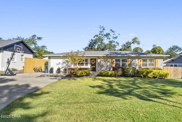 Property Photo:  1613 Dewitt Street  FL 32401 
