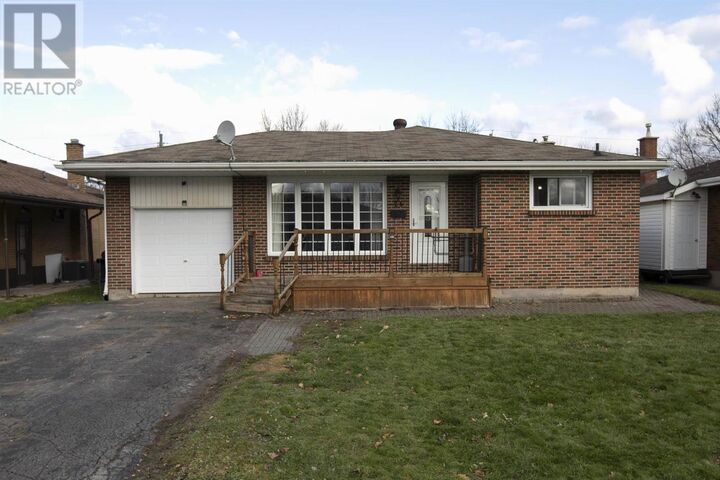 Photo de la propriété: 26 Digby Cres ON P6C 2R7