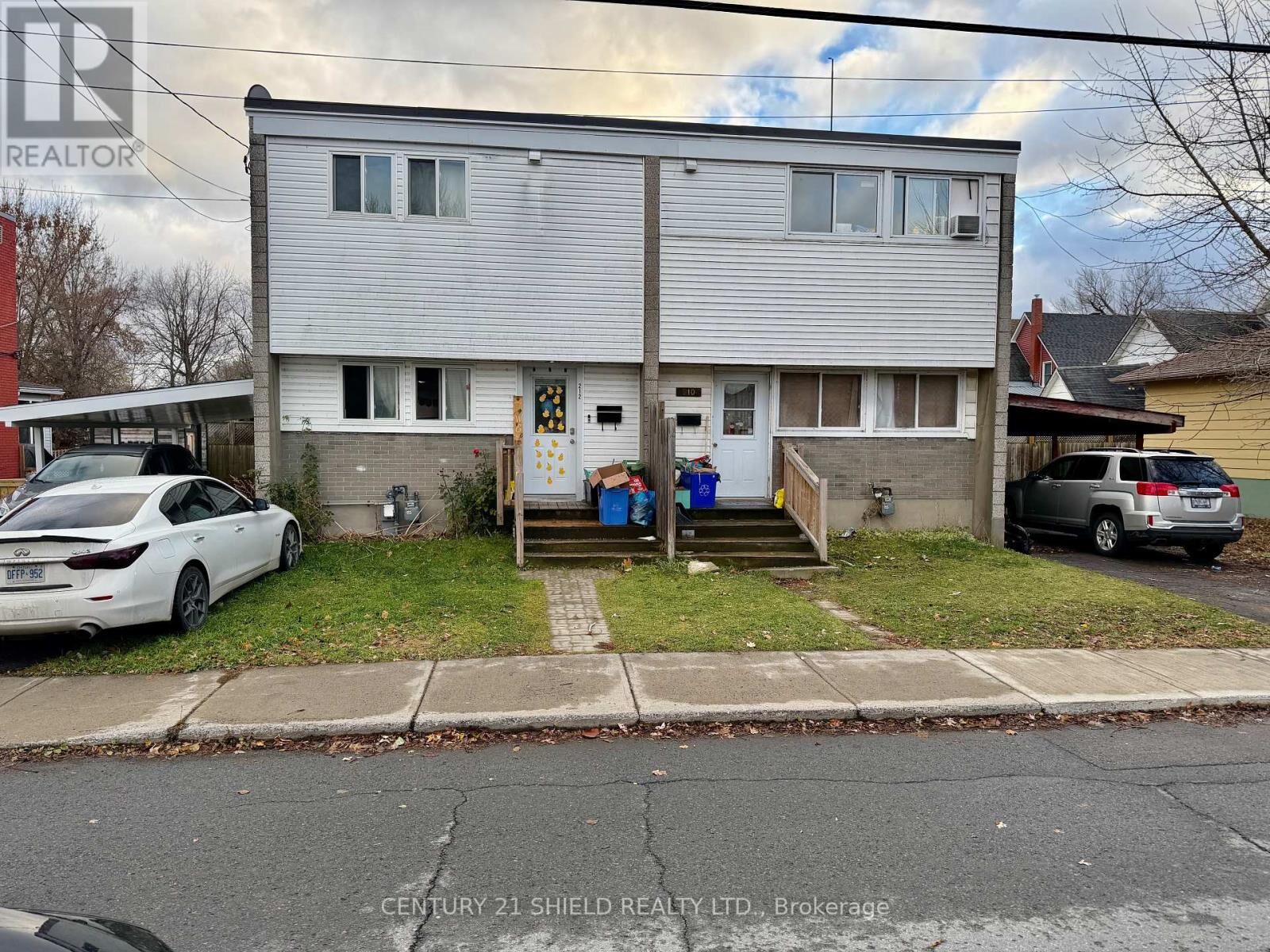 Photo de la propriété:  210-212 Third Street East  ON K6H 2E2 