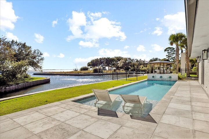 Property Photo:  1294 Soundside Landing Court  FL 32563 