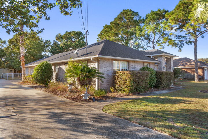 2061 Bahama Drive  Navarre FL 32566 photo