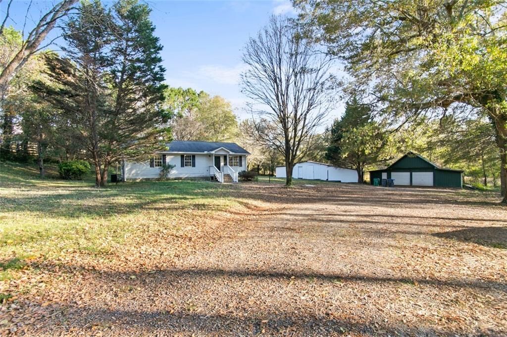 Property Photo: 711 Evans Street GA 30188