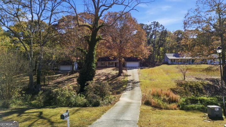 Property Photo: 127 Springbrook Drive GA 30011