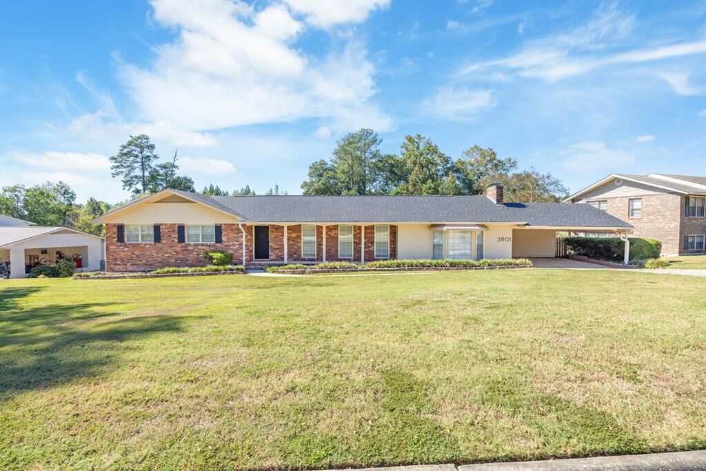 Property Photo: 3901 Brookwood Drive AL 36867