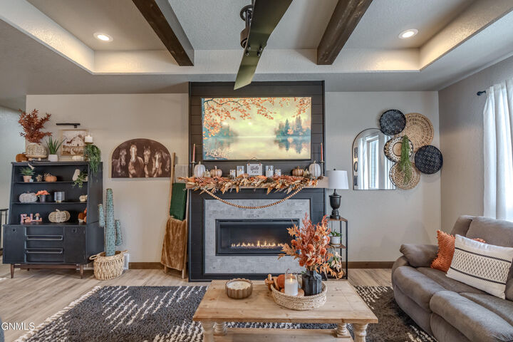 Property Photo: 602 Cobblestone Loop SW ND 58554