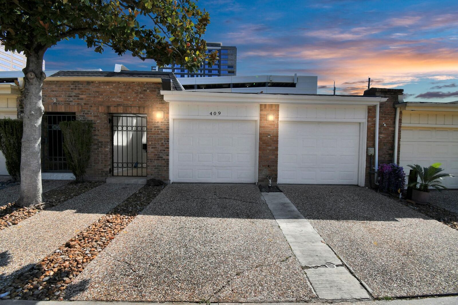 Property Photo:  409 E Fair Harbor Lane  TX 77079 