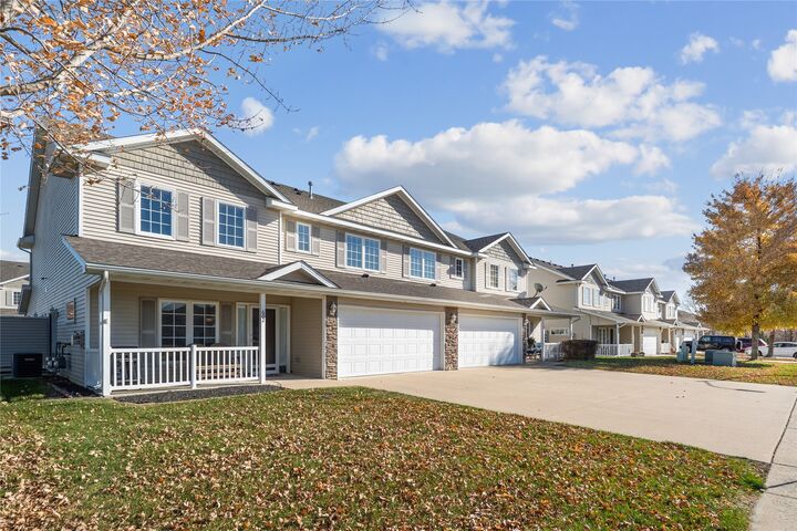 Property Photo: 2101 Meadow Court 602 IA 50320