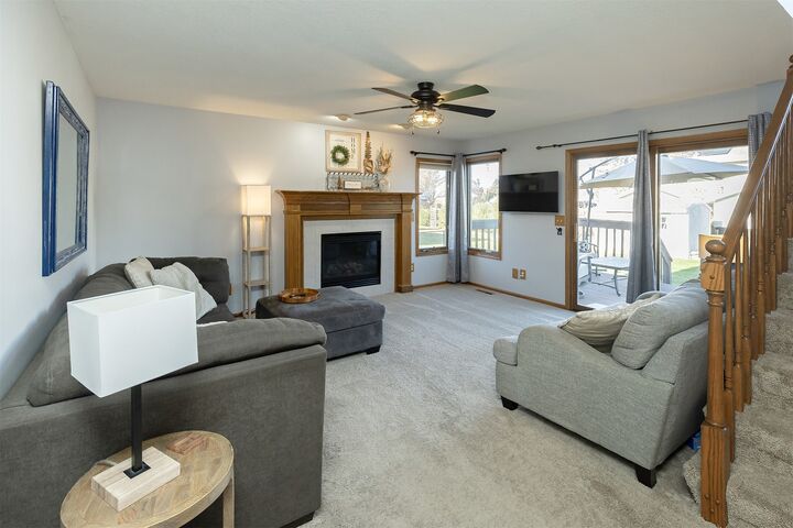 Property Photo: 806 SE Kensington Road IA 50021