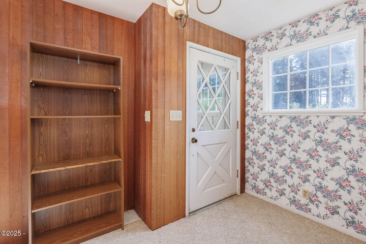 Property Photo: 352 SE Johnston Lane OR 97365