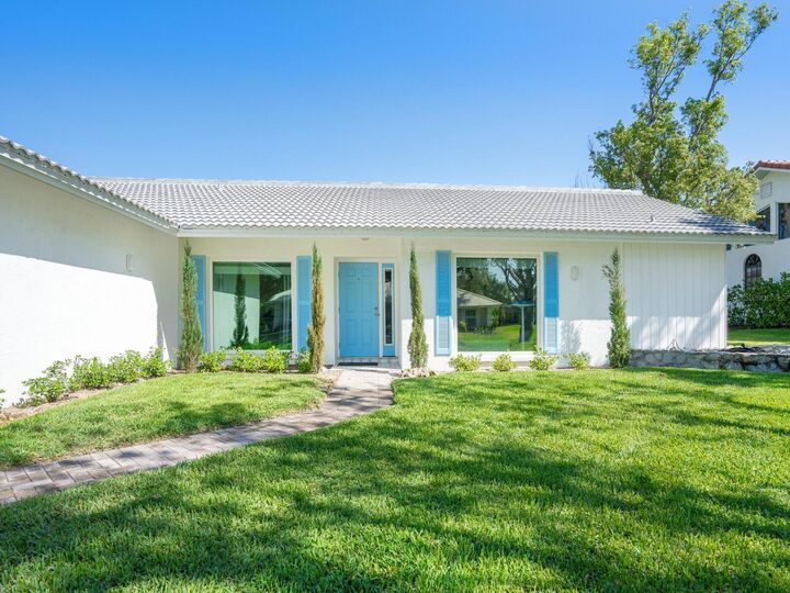 Property Photo:  172 Sea Anchor Drive  FL 34229 