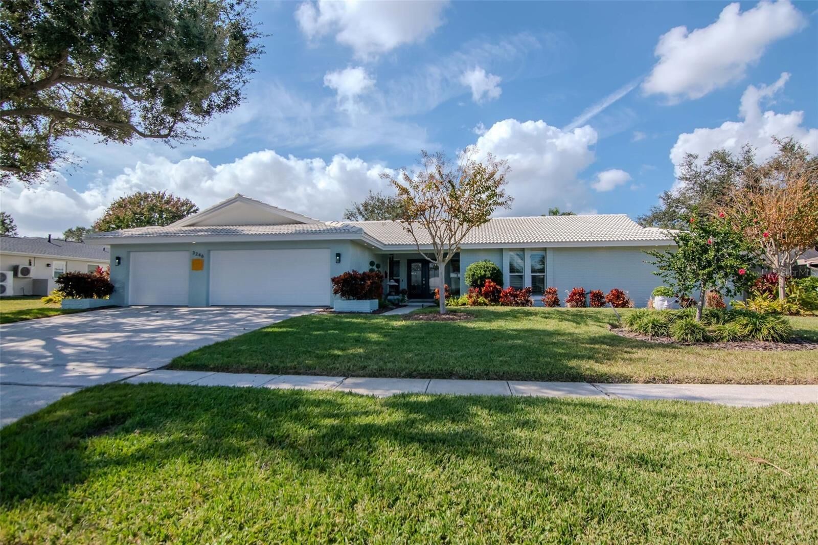 Property Photo:  3246 Hyde Park Drive  FL 33761 