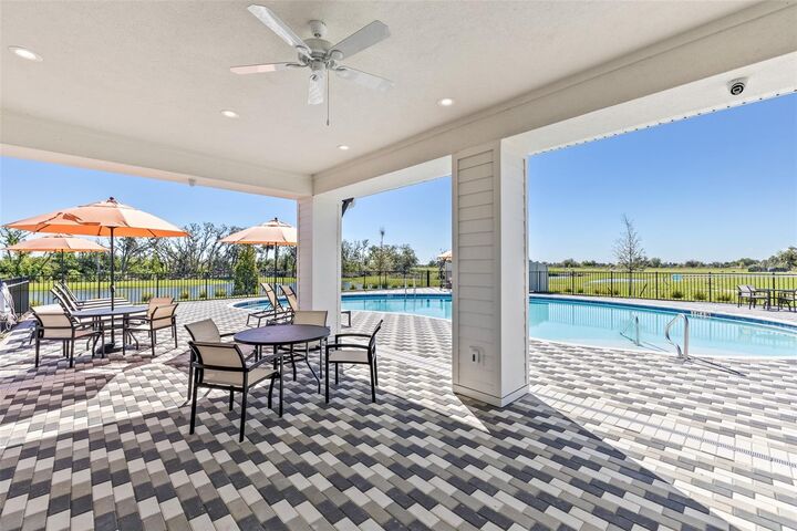 Property Photo: 11109 37th Avenue E FL 34221