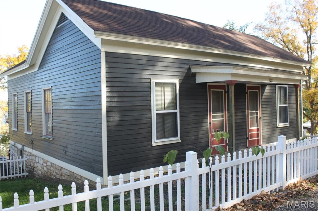 Property Photo: 108 S 3rd Street MO 63336