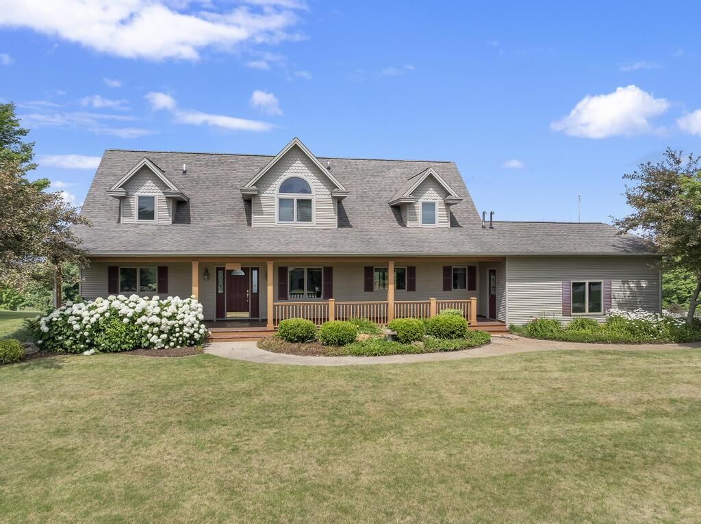 Property Photo: 136 Lakeridge Trail MI 49712