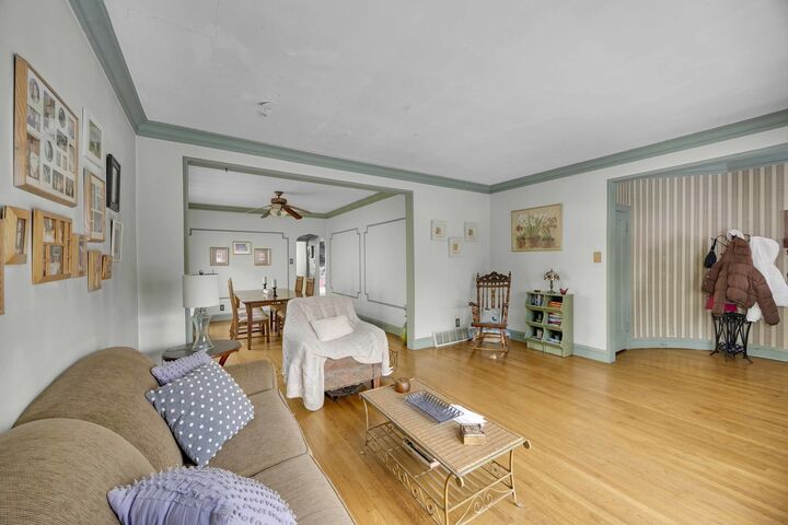 Property Photo: 10021 S Oakley Avenue IL 60643