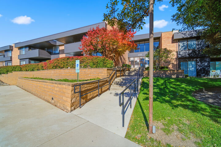 Property Photo:  1255 N Sterling Avenue 206  IL 60067 
