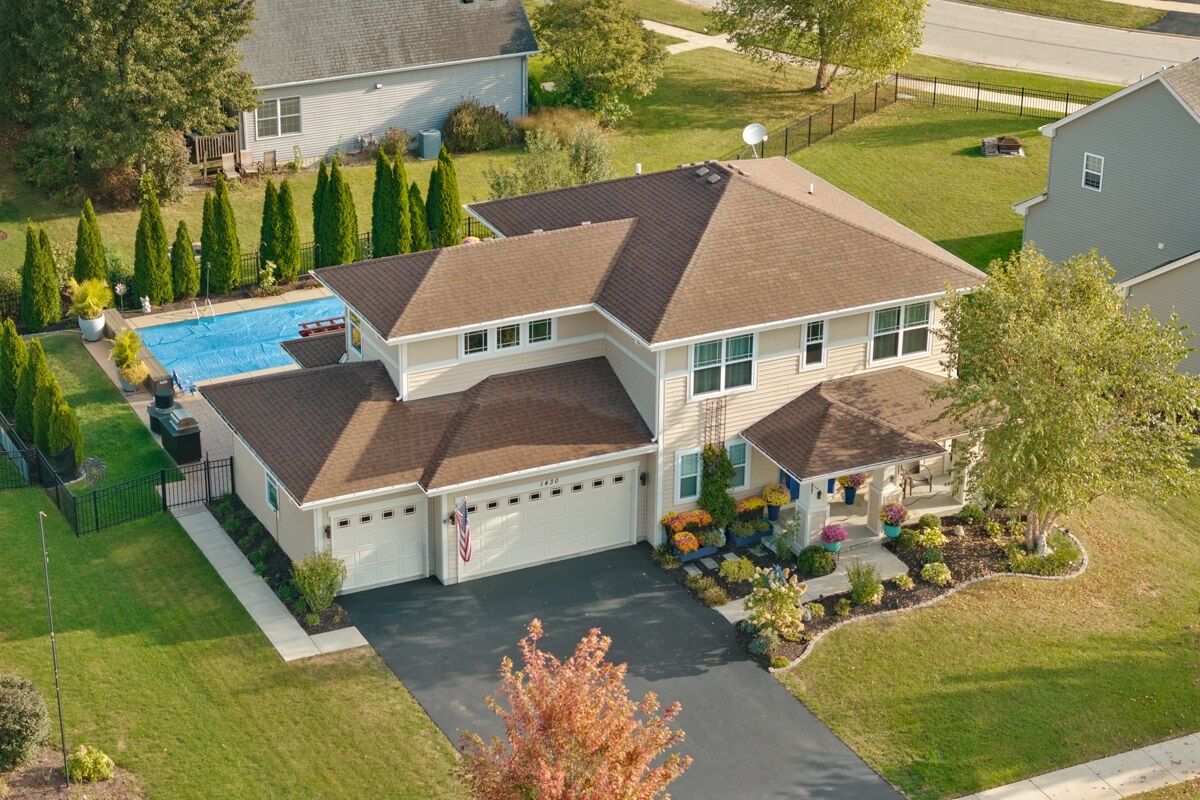 Property Photo:  1430 Souders Avenue  IL 60119 