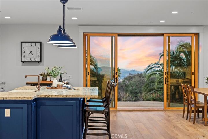 Property Photo:  41950 Hacienda Dr  CA 92562 