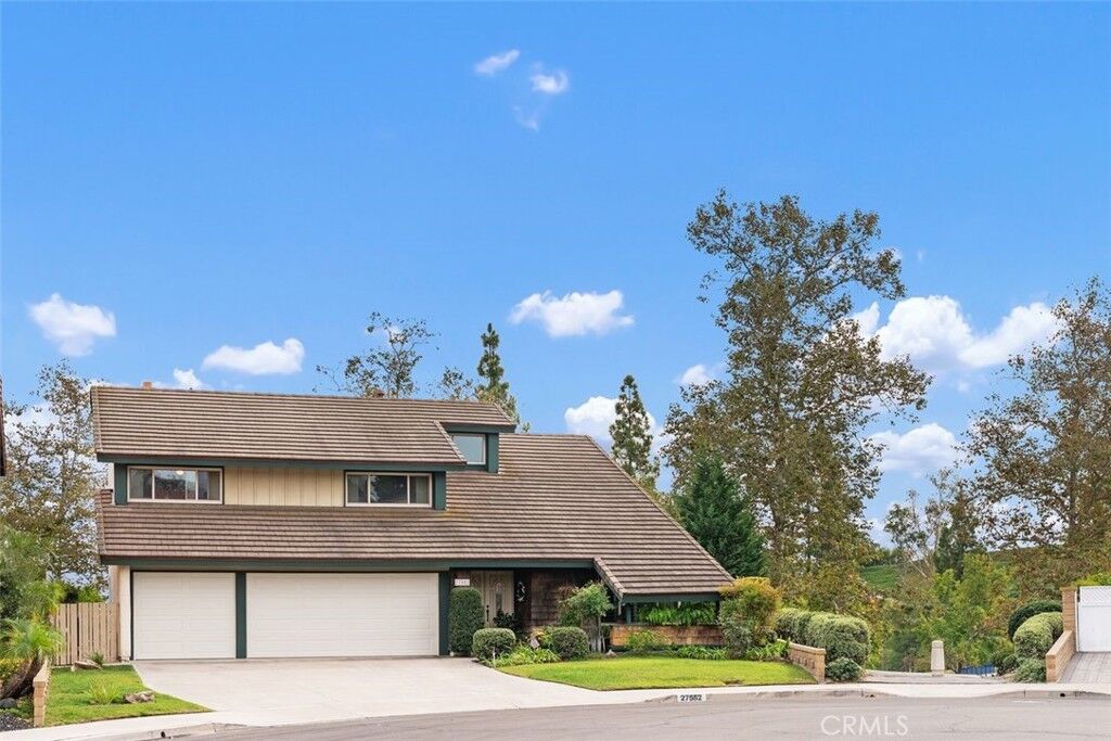 Property Photo:  27552 Berdun  CA 92691 