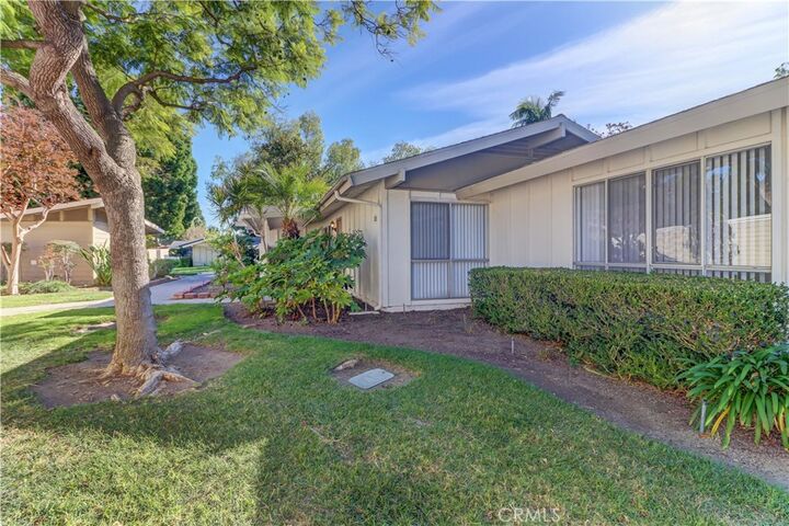 Property Photo:  335 Avenida Sevilla B  CA 92637 
