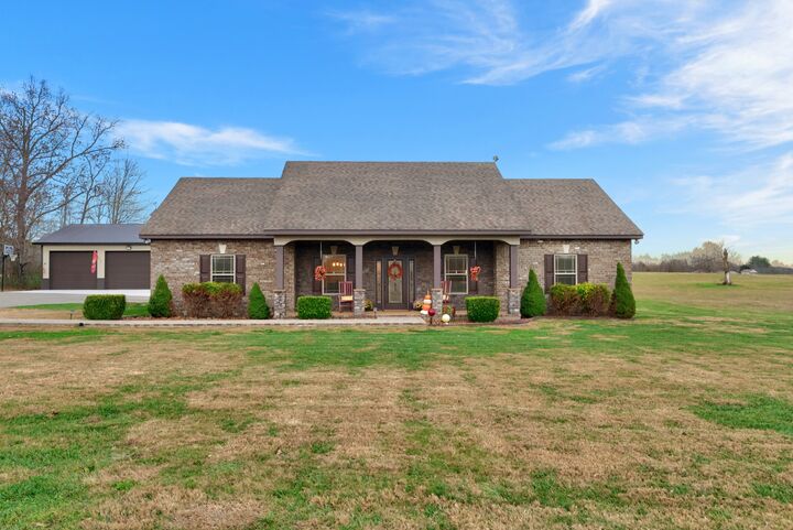 Property Photo:  1065 Parkhurst Rd  TN 37110 