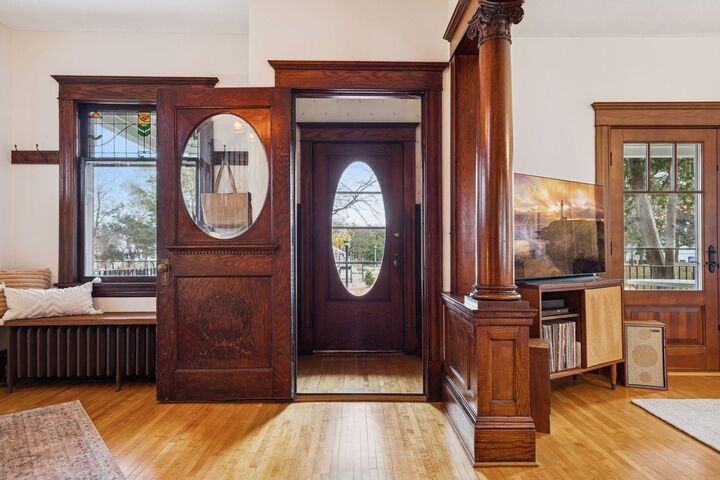 Property Photo:  2512 Colfax Avenue S  MN 55405 