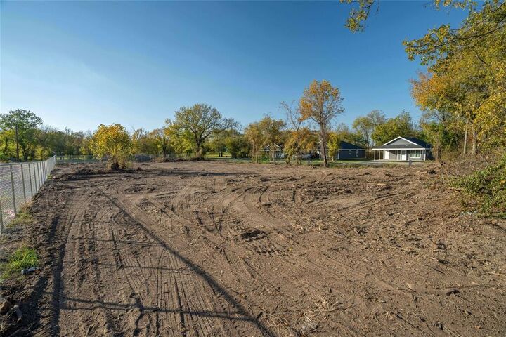 Property Photo: 3205/3207 Bourland TX 75401