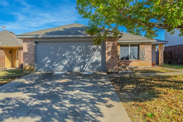 Property Photo: 149 Jefferson Drive TX 76084