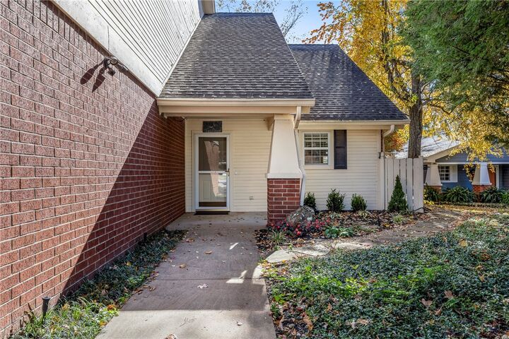 Property Photo: 2607 E Joyce Boulevard AR 72703