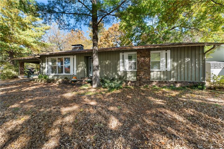 1316 Cardinal Drive  Fayetteville AR 72703 photo