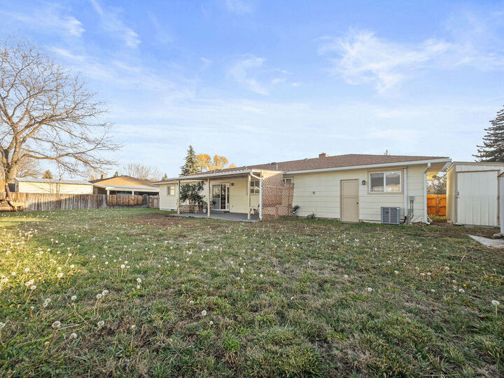 Property Photo:  3909 Mazama Drive  OR 97603 