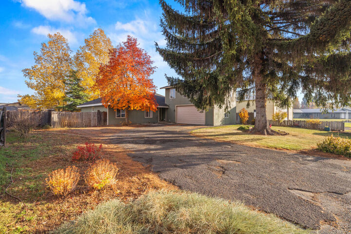 Property Photo:  3919 Redondo Way  OR 97603 