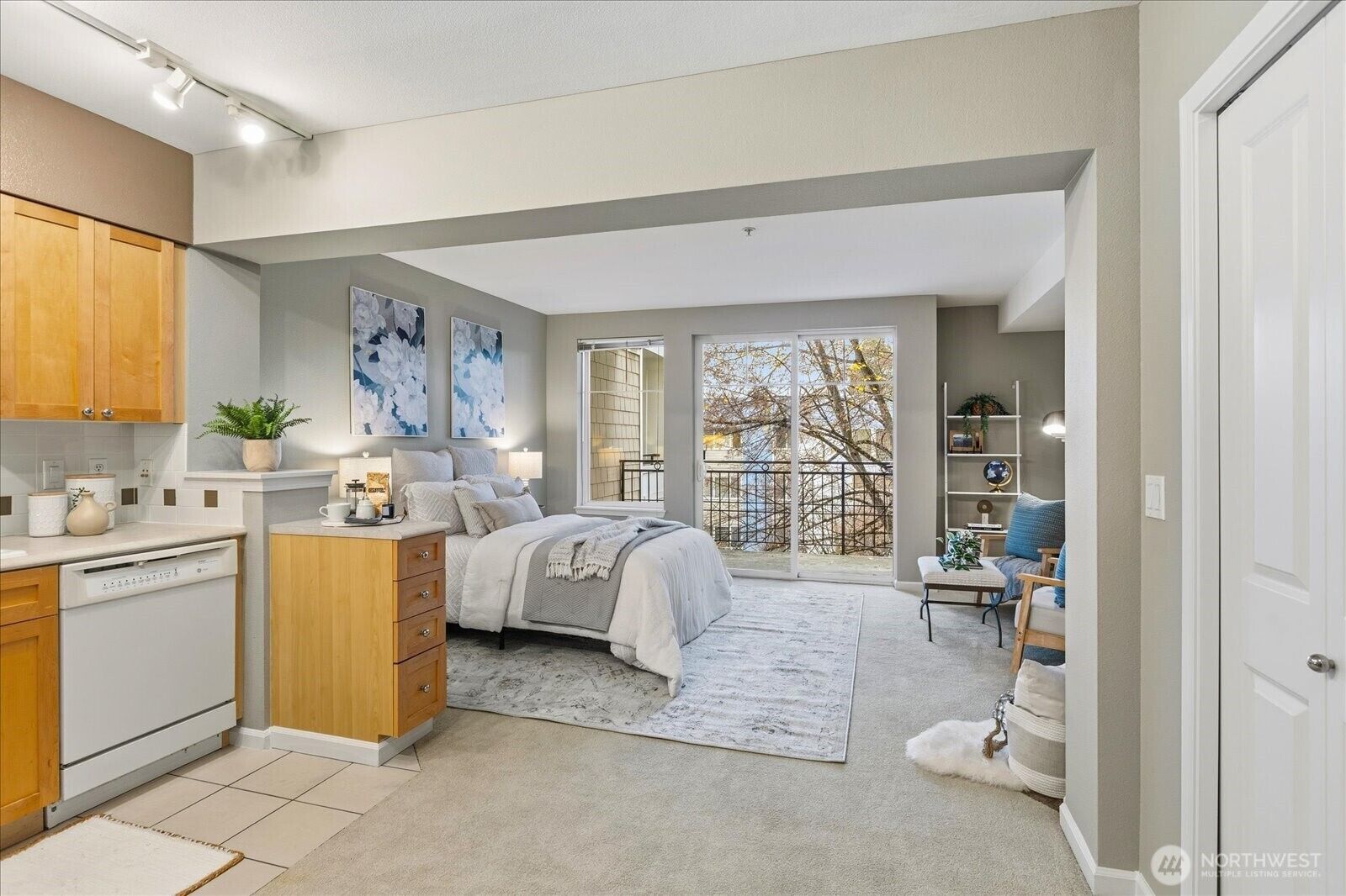 Property Photo:  1525 NW 57th Street 429  WA 98107 