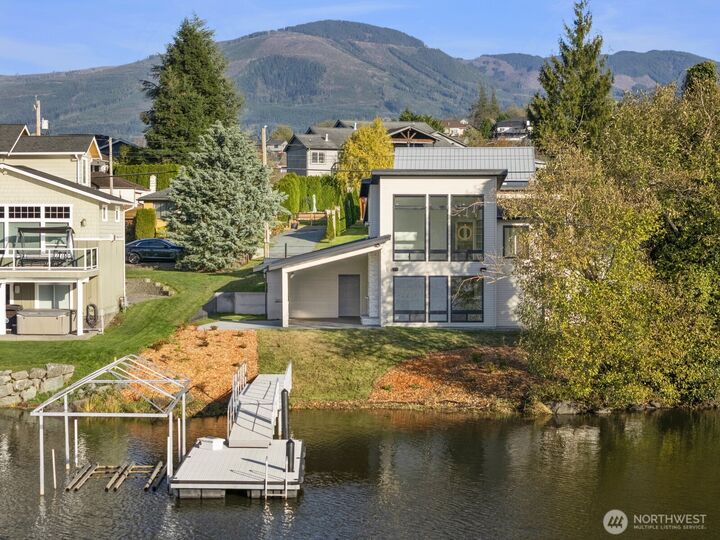Property Photo:  17144  Lake View Boulevard  WA 98274 