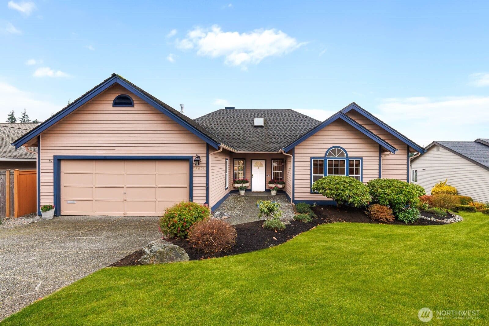 MLS#2453825: 18628 70th Avenue W, Lynnwood, WA 98037