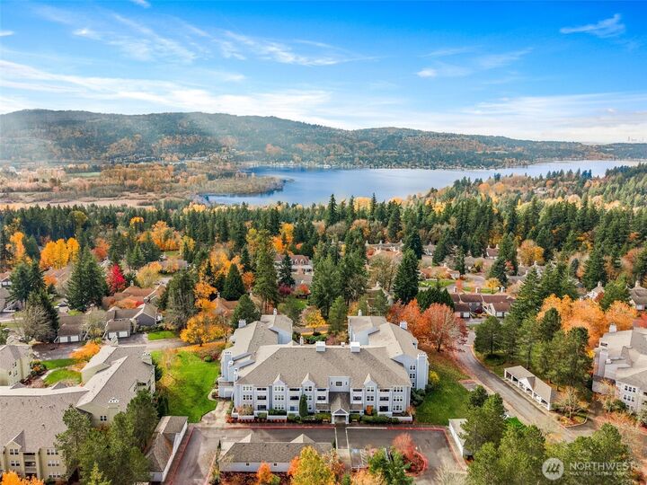 4081  224th Lane SE 210  Issaquah WA 98029 photo