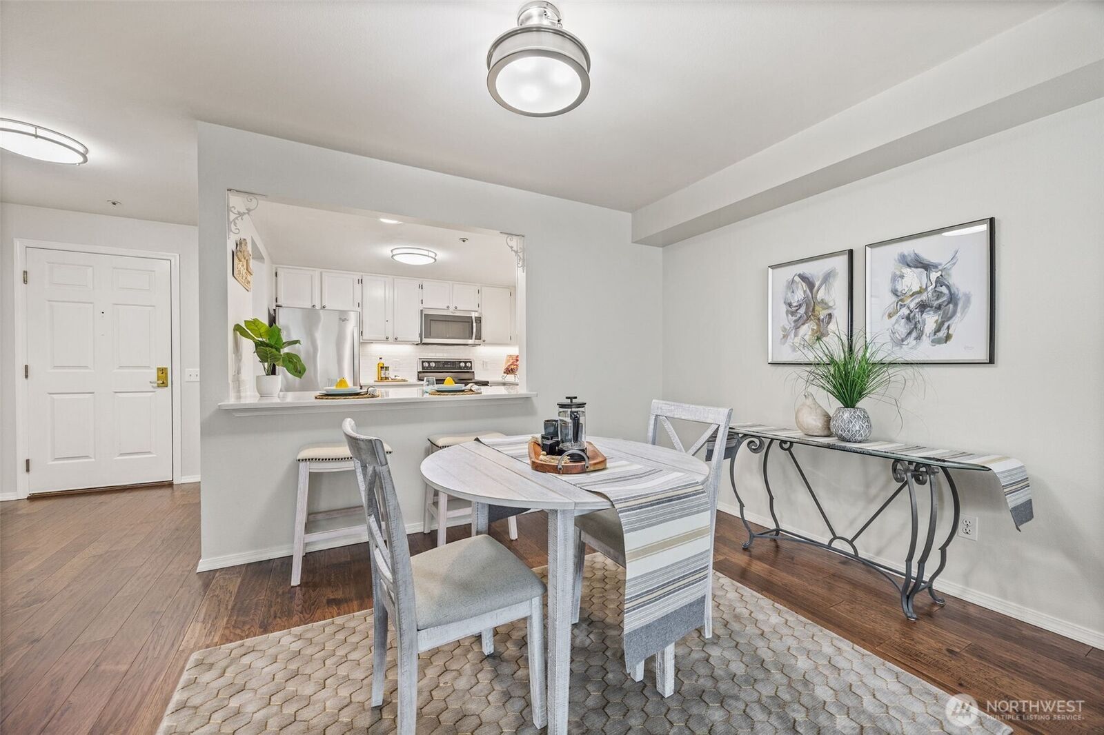 Property Photo: 4081 224th Lane SE 210 WA 98029