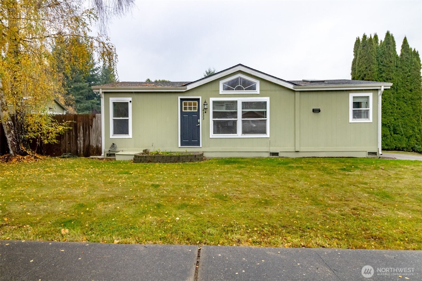 Property Photo: 4333 Lakeview Ct SE WA 98503