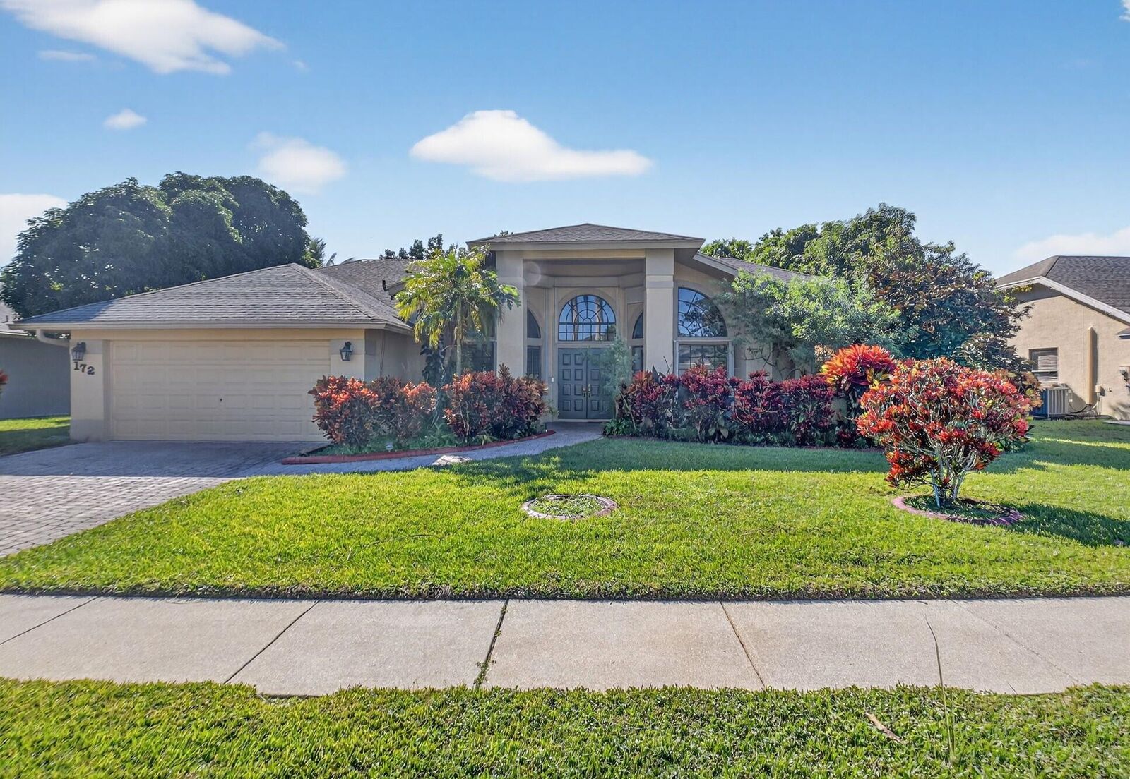 Property Photo: 172 Monterey Way FL 33411