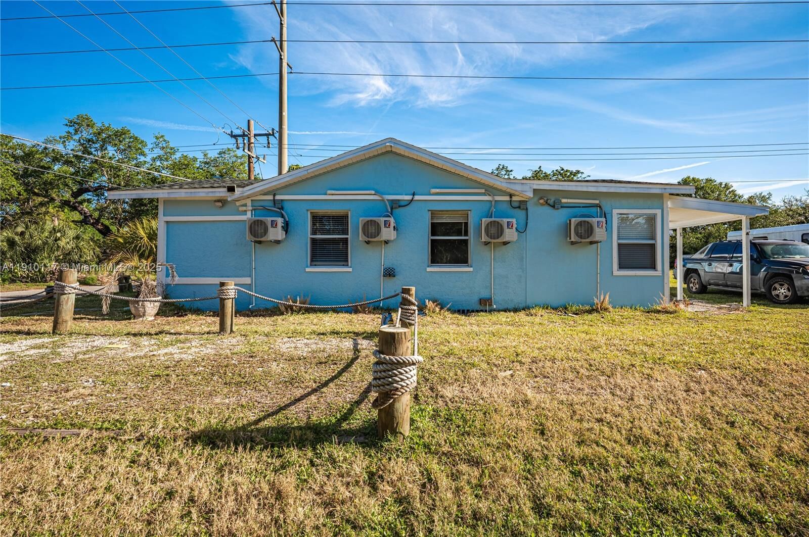 Property Photo: 4504 Oakley St FL 33980