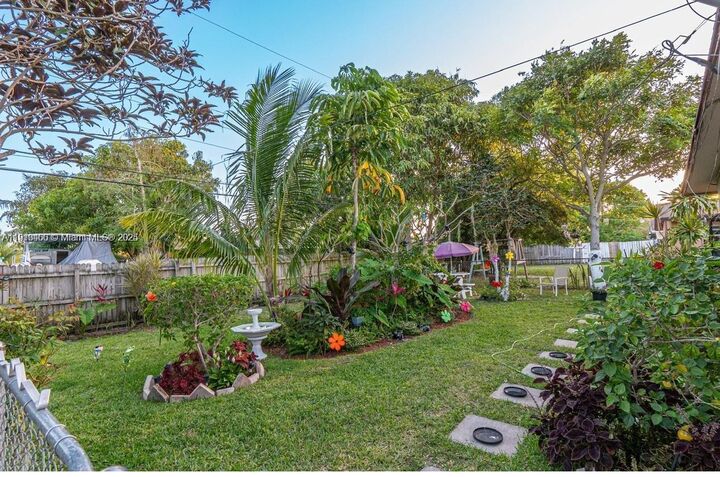 Property Photo:  324 NE 44th St 324  FL 33064 